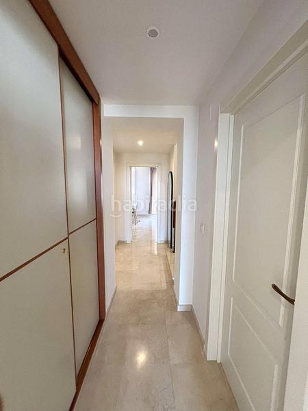 Foto dc27eb02-1f3b-4680-9fbd-4a59427991df. Zweistöckige wohnung mit parking pool in La Quinta Benahavís