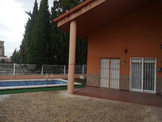 Chalet in Ciutat del Transport - La Salera. Espectacular chalet amueblado con piscina, garaje, trastero, ter
