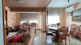 Etagenwohnung in Plaza Illes Columbretes. Fantástico piso amueblado en zona ronda magdalena con ascensor,