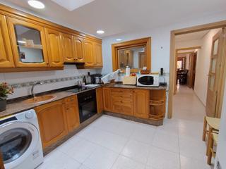 Location Maison à Plaza Illes Columbretes. Fantástica casa de 3 alturas amueblada en zona ronda magdalena