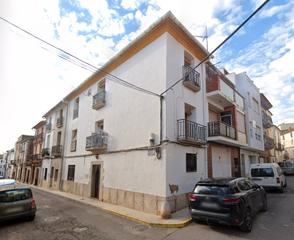 Casa en Benlloch. Sensacional casa de 3 alturas amueblada en benlloch