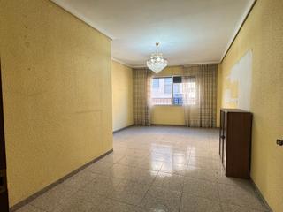 Casa a Plaza Donoso Cortés - Avenida Magdalena. Fantástica casa de tres alturas en zona norte