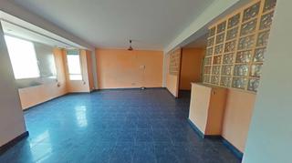Appartement à Plaza Donoso Cortés - Avenida Magdalena. Piso muy amplio y luminoso en zona norte con 3 habitaciones y 2