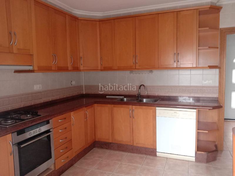 Foto e0980b2f-67b6-4664-9a01-5125c0b5f14a. Maison jumelée avec parking dans El Grao Castellón de la Plana