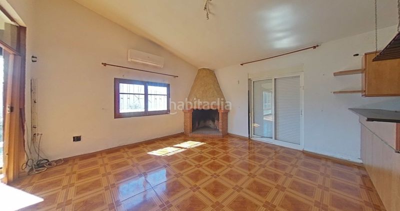 Foto 2de579f9-ca54-4909-8b5f-409c6e299565. Casa amb xemeneia calefacció aparcament a Vilafamés