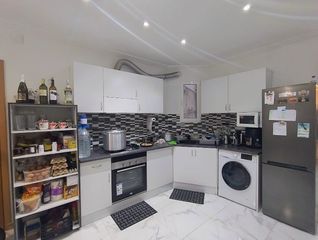 Flat in Parque Geólogo José Royo Gómez. Venta de piso amueblado (planta baja) en zona plaza fadrell