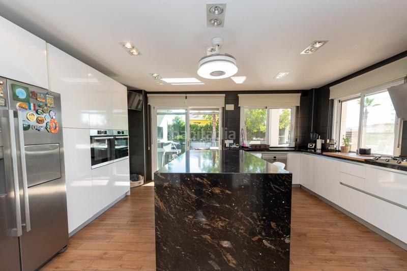 Foto 962bbb4d-0540-41b8-8184-0d23054c6641. Xalet amb calefacció aparcament piscina a Pla de la Vallonga Alicante