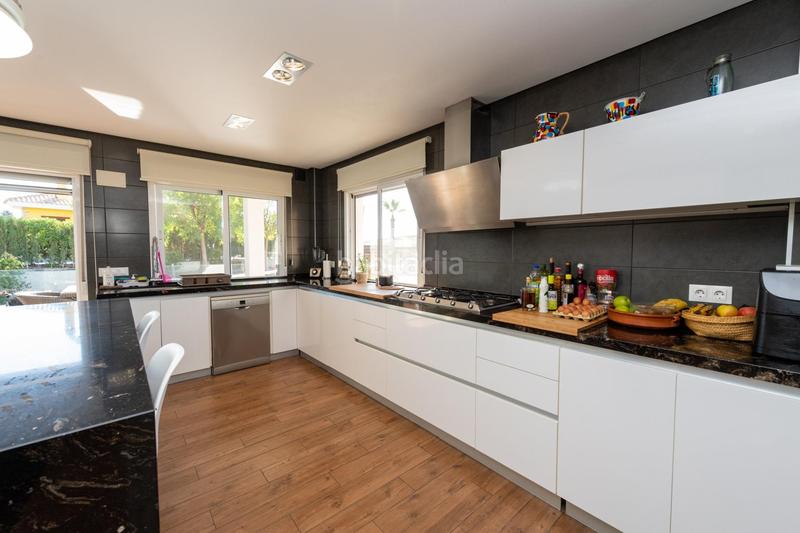 Foto a9d11475-d47d-4c9a-947b-801719488cbe. Xalet amb calefacció aparcament piscina a Pla de la Vallonga Alicante