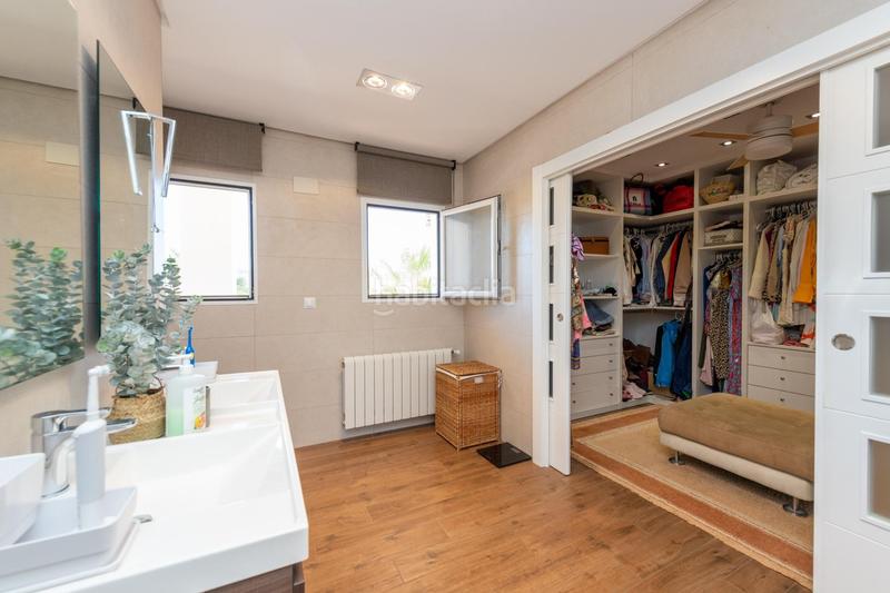 Foto bf789809-2b93-4eae-9289-81dc0e49d5bf. Xalet amb calefacció aparcament piscina a Pla de la Vallonga Alicante