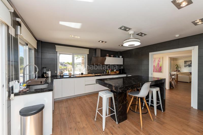 Foto fe284dff-dcfb-41d1-b982-3123e93c5357. Xalet amb calefacció aparcament piscina a Pla de la Vallonga Alicante