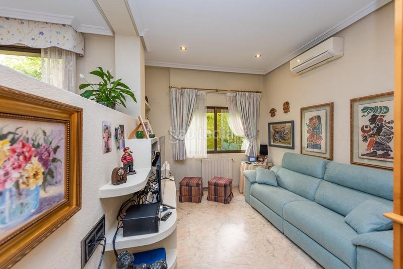 Foto e9fd7eb8-1df3-4723-92e7-5c9bd7671a67. Chalet  familiar de lo mejor de la zona en Petrer