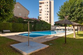 Location Appartement à Albufereta. Luminoso apartamento en esquina con servicios completos a tu alc