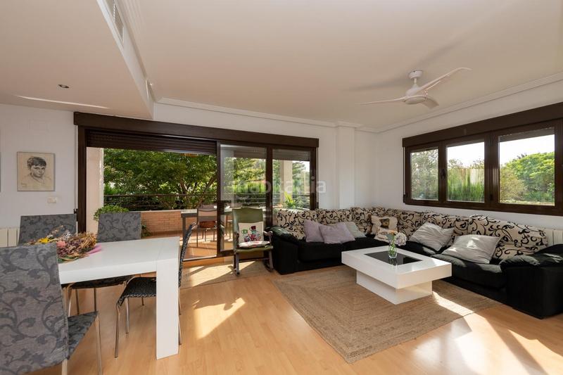 Foto 2056e5f0-3ad6-4477-bf7e-c5a5ec2a4f31. Casa aparellada amb calefacció aparcament piscina a Mutxamel