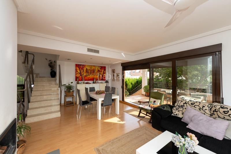 Foto 46973a49-1822-49e6-a2d4-5e14d4e30bfb. Casa aparellada amb calefacció aparcament piscina a Mutxamel