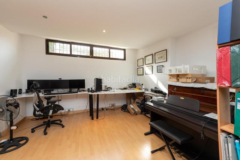 Foto 4f977cde-4543-436e-bc80-8a64ddd845e0. Casa aparellada amb calefacció aparcament piscina a Mutxamel