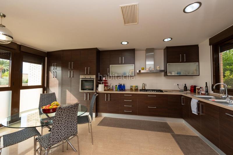 Foto 695ecb52-d67e-40cd-89af-540f3056b1b8. Casa aparellada amb calefacció aparcament piscina a Mutxamel