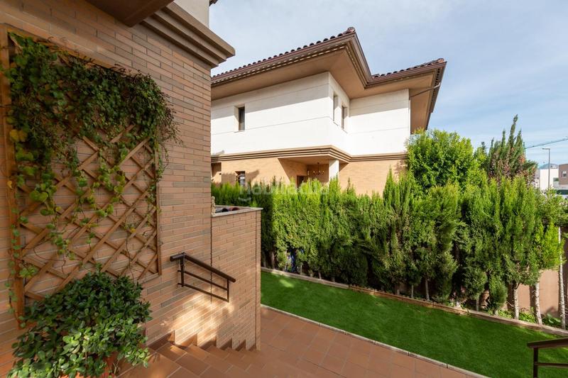 Foto 790c4e13-a018-4b59-91d8-a07b3a868195. Casa aparellada amb calefacció aparcament piscina a Mutxamel