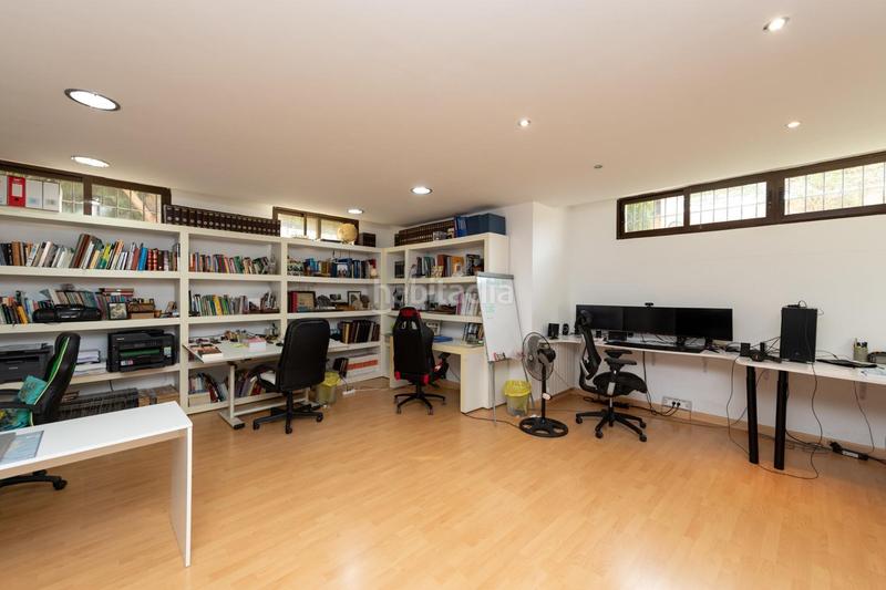 Foto 8296fc55-2345-438a-b154-d2e87ef92183. Casa aparellada amb calefacció aparcament piscina a Mutxamel