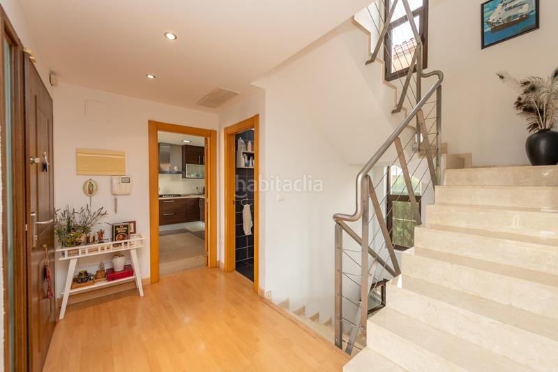 Foto 82be669a-bbf8-4fb5-b87c-f05c0df8183c. Casa aparellada amb calefacció aparcament piscina a Mutxamel