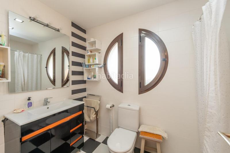 Foto 92b663db-4932-4bde-96af-1ddaf98ef2f6. Casa aparellada amb calefacció aparcament piscina a Mutxamel