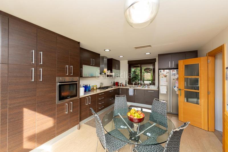 Foto 975672c5-7afe-4155-ad4b-eef8d1946143. Casa aparellada amb calefacció aparcament piscina a Mutxamel