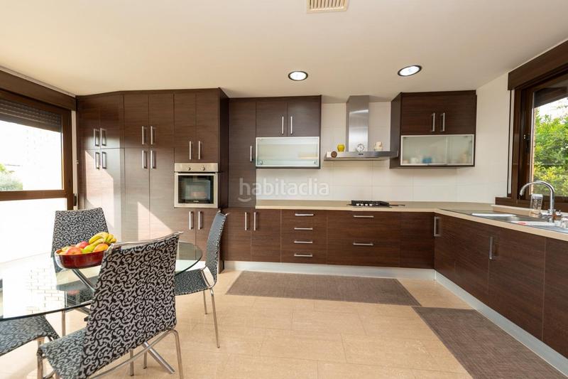 Foto b46edf39-9e86-4c20-8949-c0fe6028b0cd. Casa aparellada amb calefacció aparcament piscina a Mutxamel