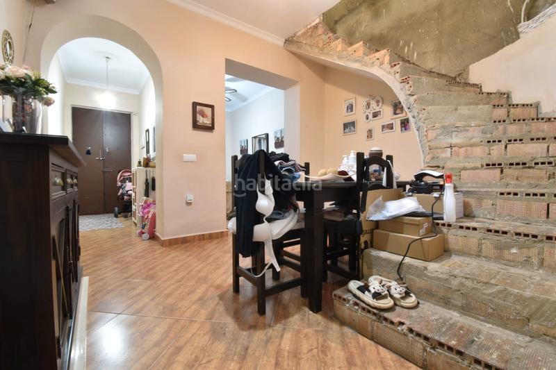 Foto ab68c132-da0b-4e75-bddd-e2bea85526d3. Casa adossada a Pilas