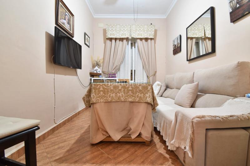 Foto bbe2c78b-d0fe-4434-8369-de9c50be9ec3. Casa adossada a Pilas