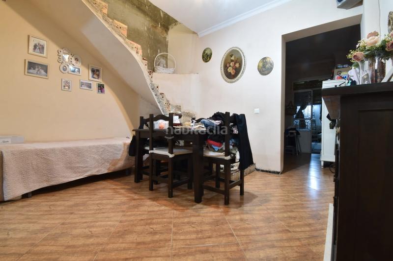 Foto c101a07b-6eaa-476e-9bab-aceeb8244096. Casa adossada a Pilas