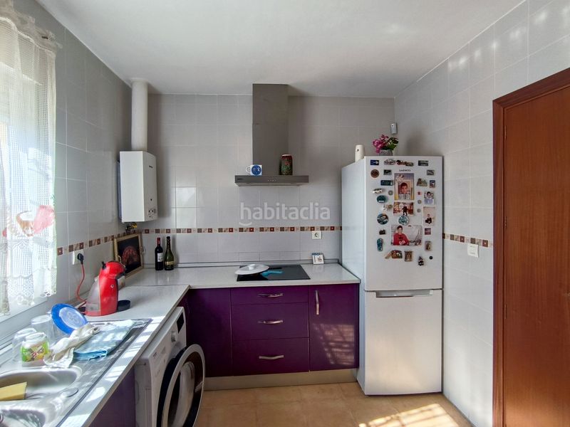 Foto 46bd4042-e41c-4521-9b04-4ea3e855930c. Casa adossada amb xemeneia aparcament a Garrobo (El)