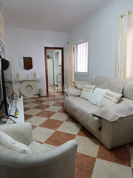 Foto 50f82f01-3c0e-4337-9c1f-38dfaf1a119e. Casa a Castilleja de Guzmán