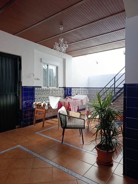 Foto c9060b8a-5a6d-42fe-8b03-b6d1cdf66df4. Casa a Castilleja de Guzmán