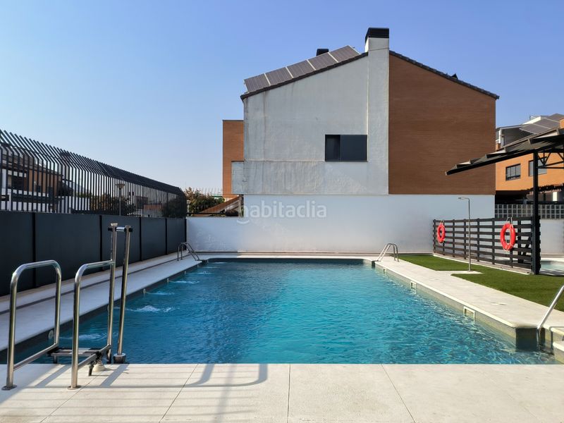 Foto fc6eb48b-d48e-4bd4-b0f6-66b103444ac4. Casa adossada amb calefacció piscina a Torreblanca Sevilla