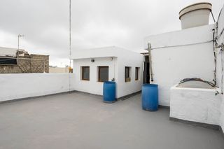 Casa adossada a Santidad. Piso en el barrio de santidad