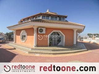 Chalet à La Alcayna. Chalet en venta con 2 casas, zonas de jardín, piscina y barbacoa