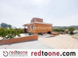 Rent Chalet in La Alcoraya. Alquiler de fantástico chalet en el rebolledo