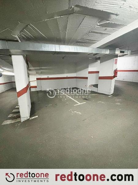 Foto c255d6fa-7c50-4d4c-b8ea-3f7f62ac9474. Parking voiture dans Mercado Alicante