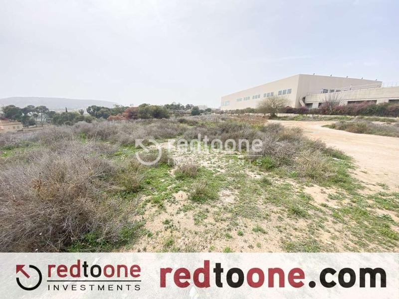 Foto 80a69988-d1ba-4013-b8a3-e497c1356e19. Finca rústica a Santa Faz Alicante