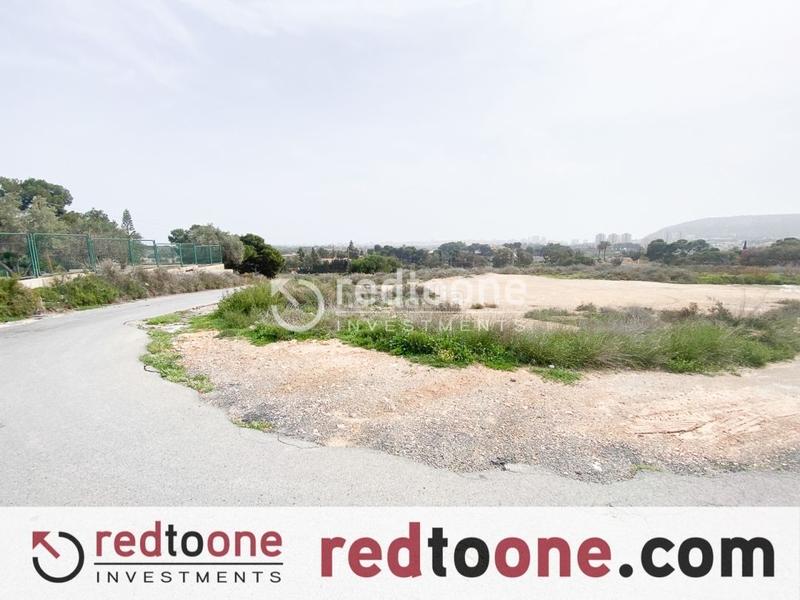 Foto aaa64076-1655-4348-afa5-32c05cb76564. Finca rústica a Santa Faz Alicante