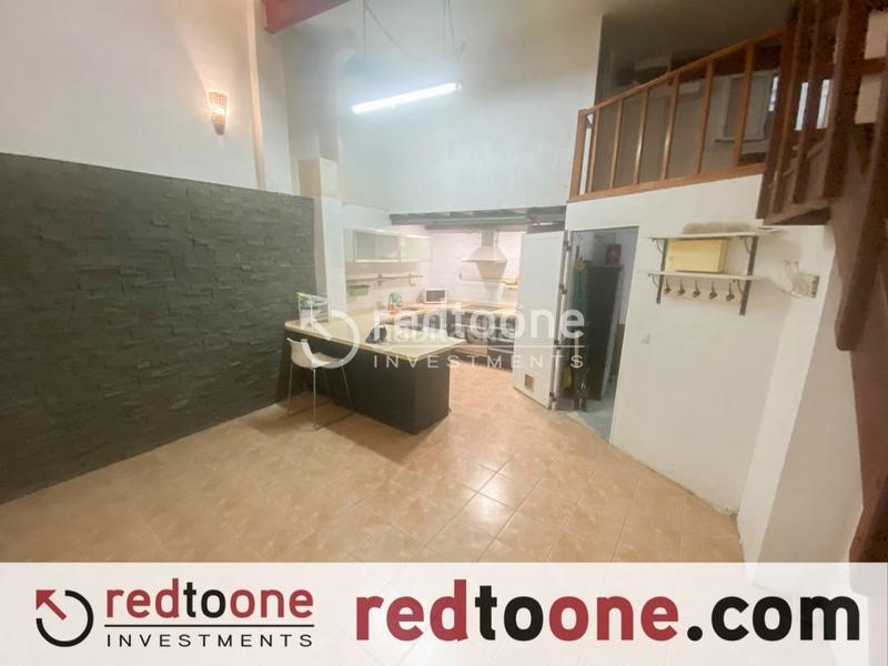 Foto 2d3c27a4-1aac-4945-9dae-2b56658ef1e6. Parking coche venta de amplio garaje en el centro en Alicante