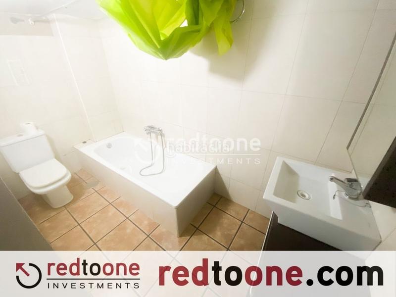 Foto 6f482ba3-8709-4dda-a594-3ce20695552e. Parking coche venta de amplio garaje en el centro en Alicante