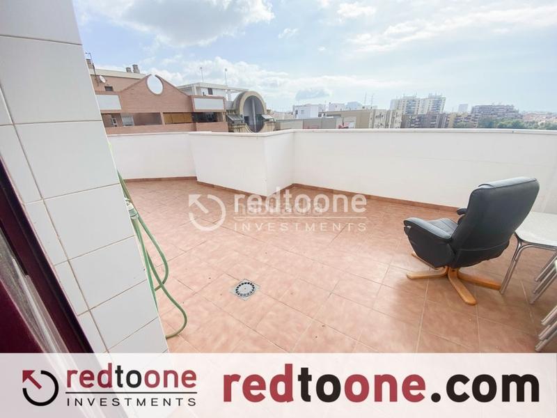 Foto b244dc36-70c1-4c21-a34e-6a5602f926e8. Ático impresionante ático con amplia terraza en Florida Baja Alicante