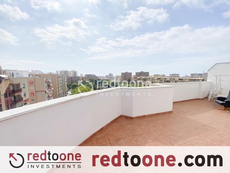 Foto fbfae932-2e02-4684-aefc-bf26095bab10. Ático impresionante ático con amplia terraza en Florida Baja Alicante