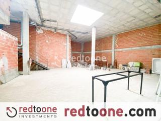 Location Local commercial à Pla de Bon Repós. Venta de amplio local ideal para cualquier tipo de negocio, ubic