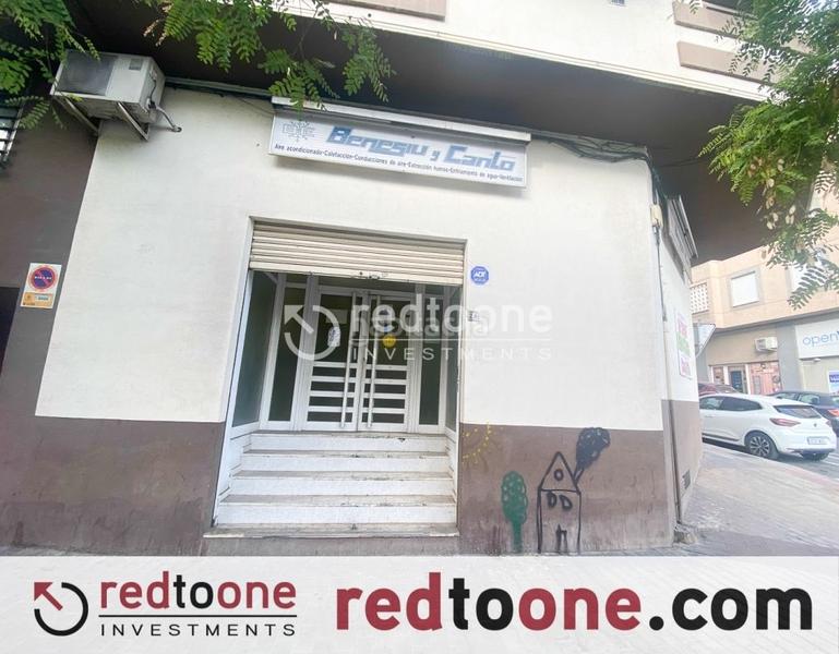 Foto 64ac1126-a504-4b56-88fd-903d99945c8f. Local comercial amplio local haciendo chaflán en los ángeles en Alicante