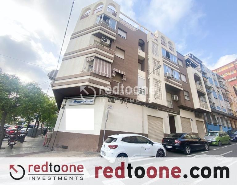 Foto 7ab1274b-fcb7-41c6-8fe5-8c5a06c8c392. Local comercial amplio local haciendo chaflán en los ángeles en Alicante