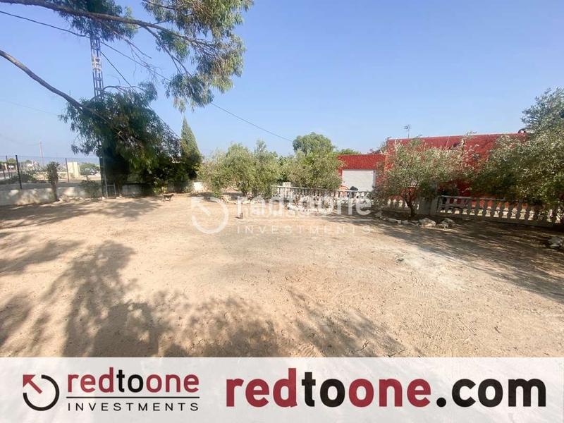 Foto a6f52ed2-edb8-403f-b8da-b38c6e1569ae. Chalet fabuloso chalet con piscina en Torrellano en Elche / Elx