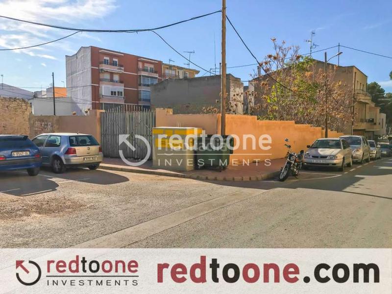 Foto 0e404d0e-5ff3-4ba8-8371-e2e7da19cf6d. Terreno residencial solar en pleno núcleo urbano en Monòver