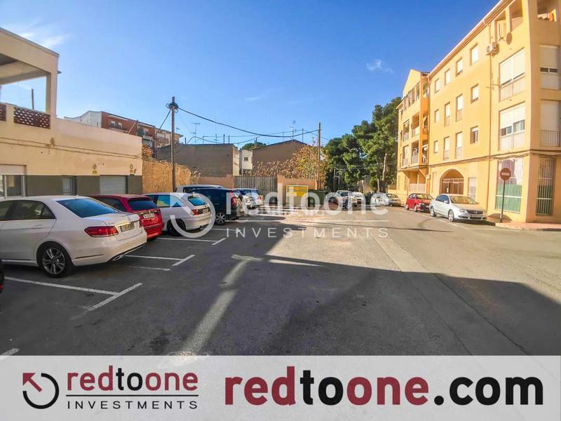 Foto d8d1cc1a-02a6-4f0e-903d-6c1240ab49e4. Terreno residencial solar en pleno núcleo urbano en Monòver