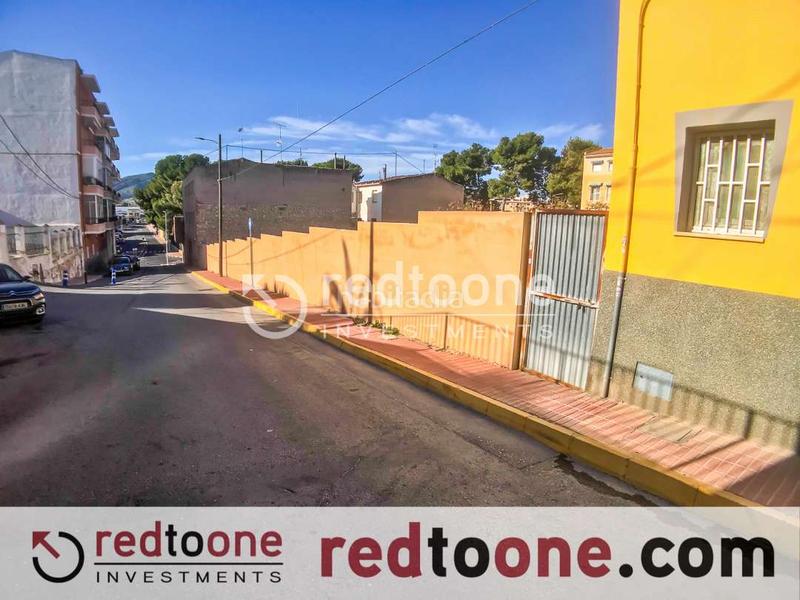 Foto e2465b74-4fe5-4c7a-b0a0-99afa59a7755. Terreno residencial solar en pleno núcleo urbano en Monòver